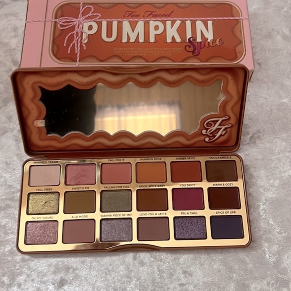 Too Faced Pumpkin Spice Eyeshadow Palette in box